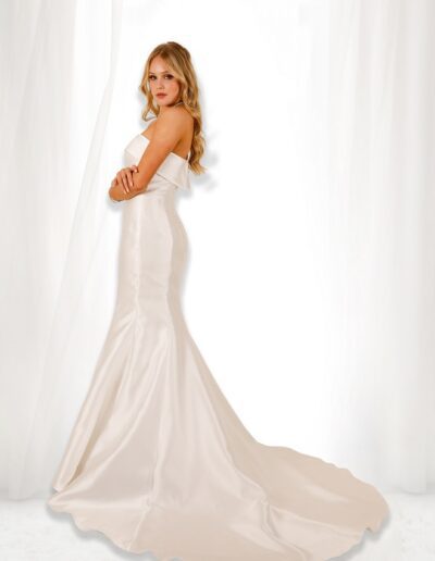Fit and flare mikado wedding dress. Fitted with buttons.